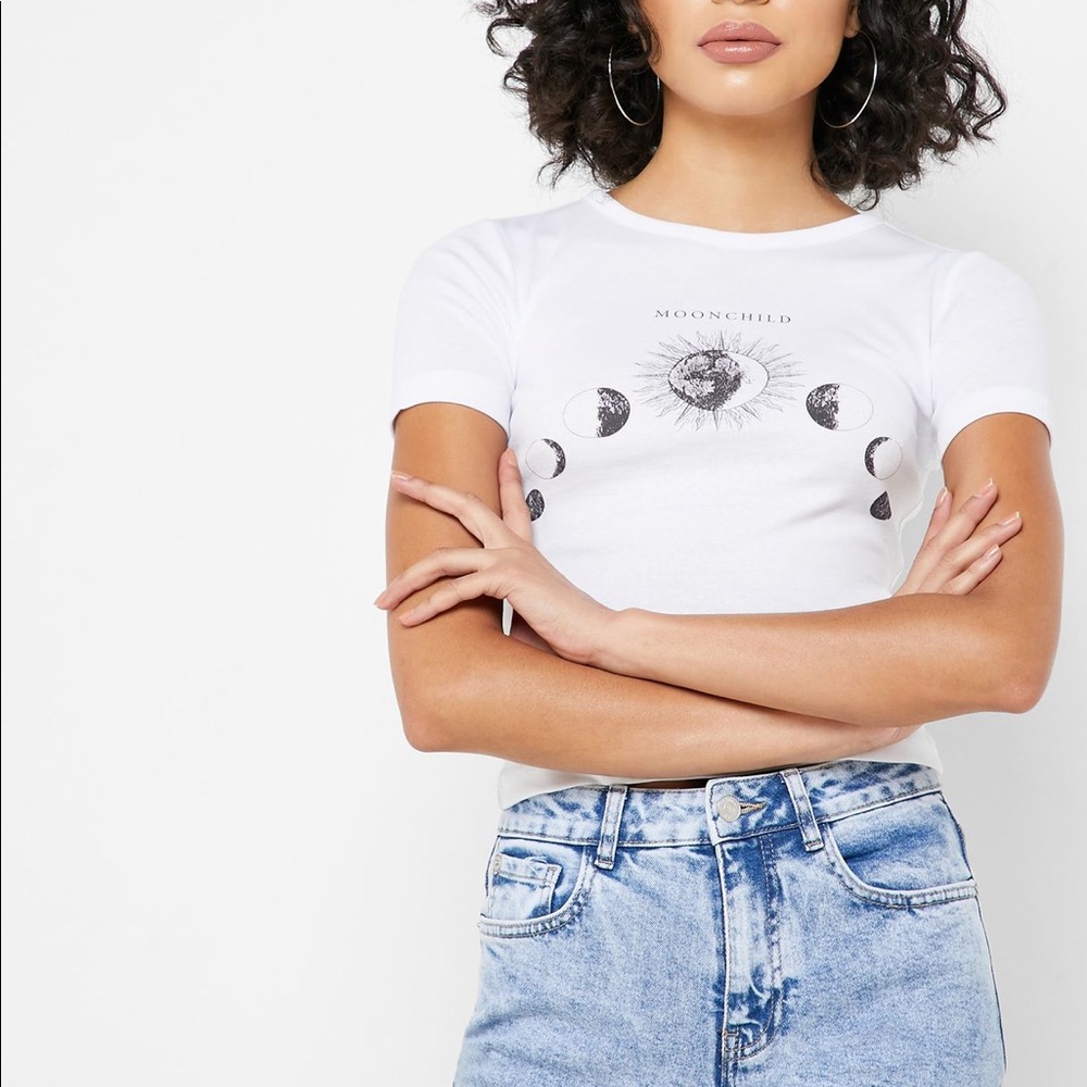 Astrology graphic tee 🌙